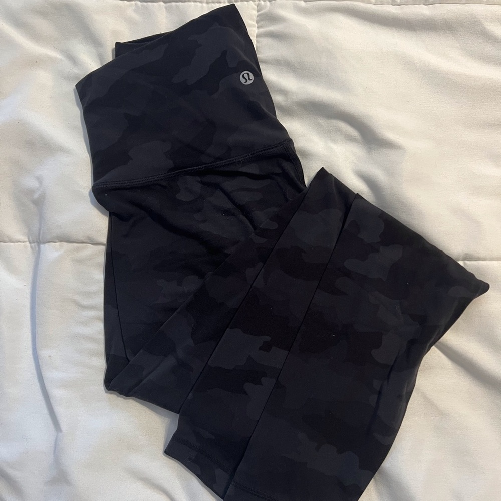 Camo black lulu leggings size 8